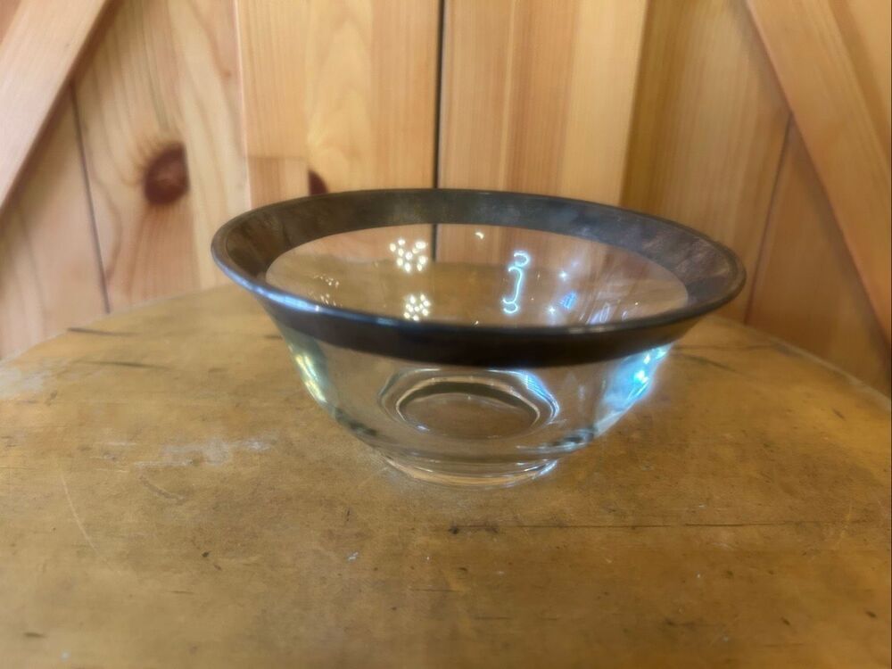 Vintage Dorothy Thorpe silver rimmed clear glass bowl 5.5" (6064)